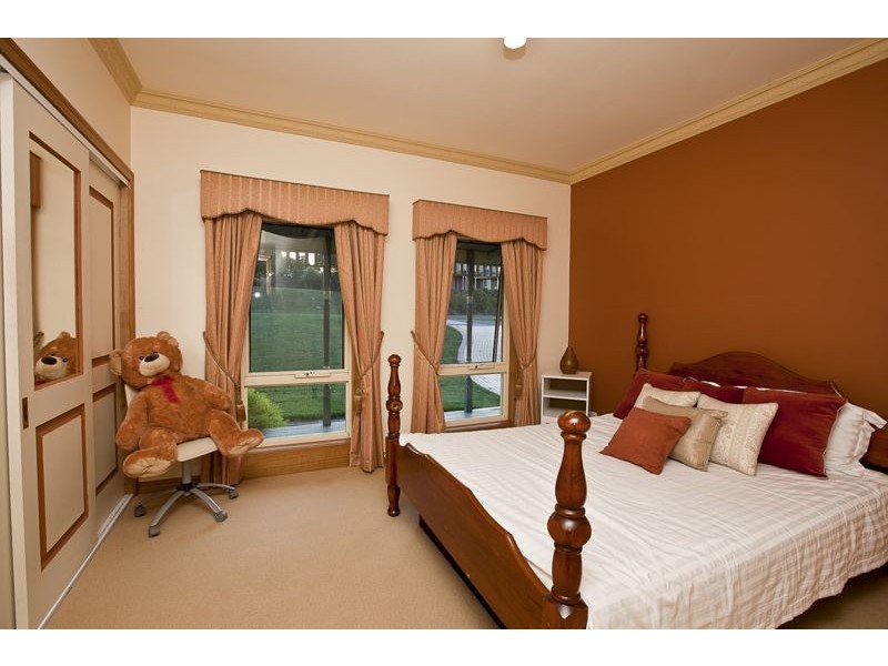 38-40 Brookvale Close, Beaconsfield VIC 3807