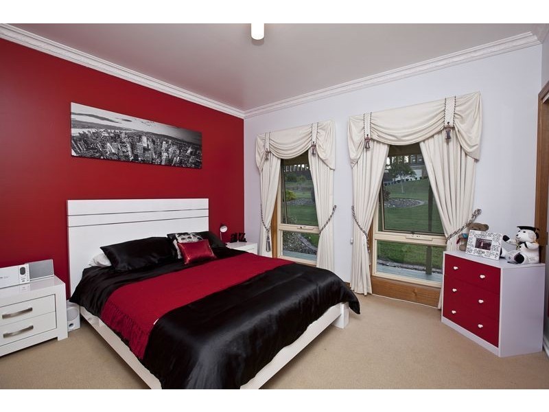 38-40 Brookvale Close, Beaconsfield VIC 3807