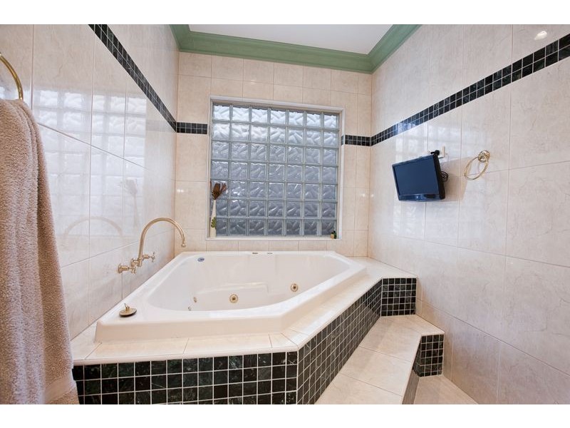 38-40 Brookvale Close, Beaconsfield VIC 3807