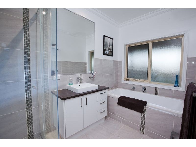 38-40 Brookvale Close, Beaconsfield VIC 3807