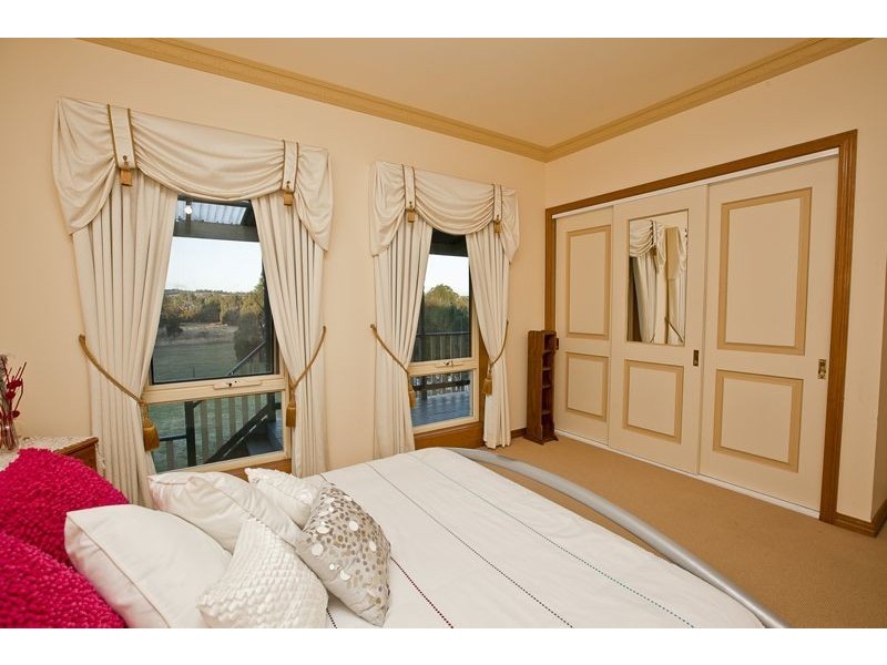 38-40 Brookvale Close, Beaconsfield VIC 3807