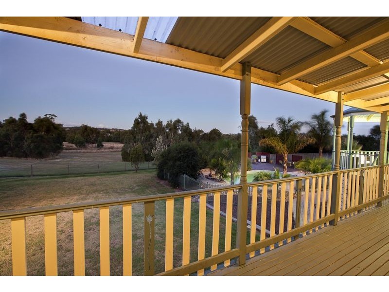 38-40 Brookvale Close, Beaconsfield VIC 3807