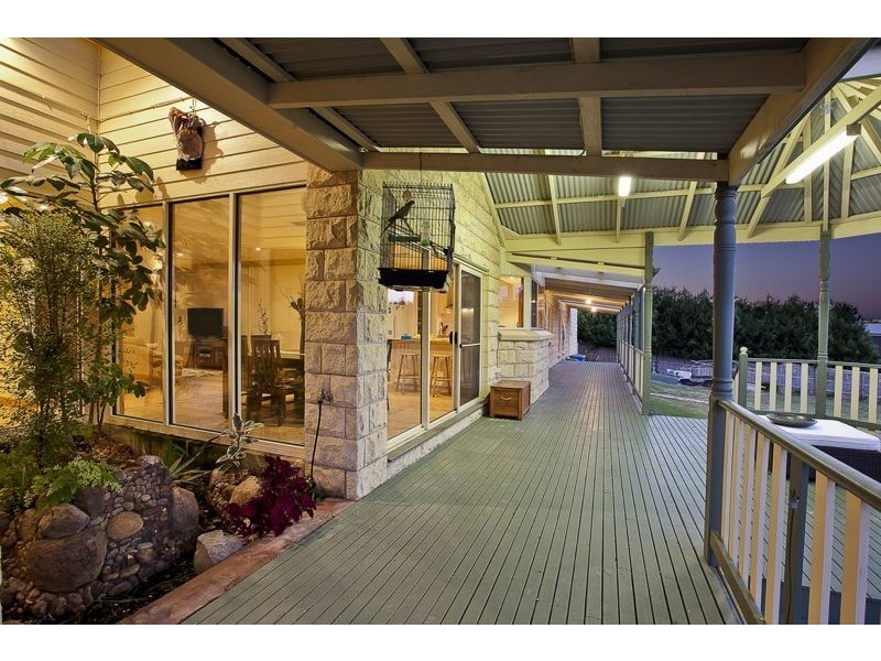 38-40 Brookvale Close, Beaconsfield VIC 3807