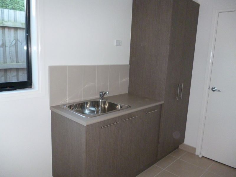 2/107 Army Road, Pakenham VIC 3810