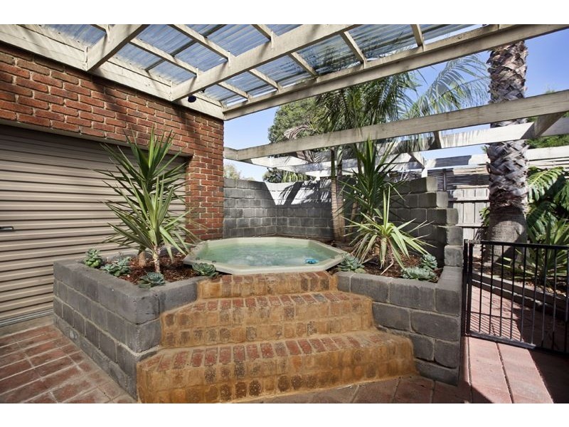 7 Fosters Court, Cranbourne North VIC 3977