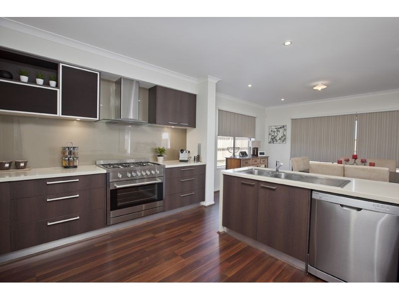7 Honeybark Crescent, Lyndhurst VIC 3975