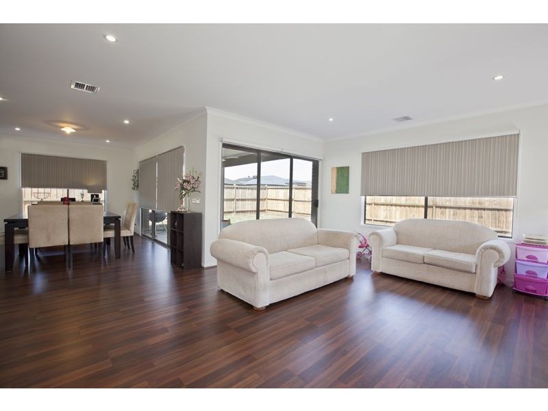 7 Honeybark Crescent, Lyndhurst VIC 3975