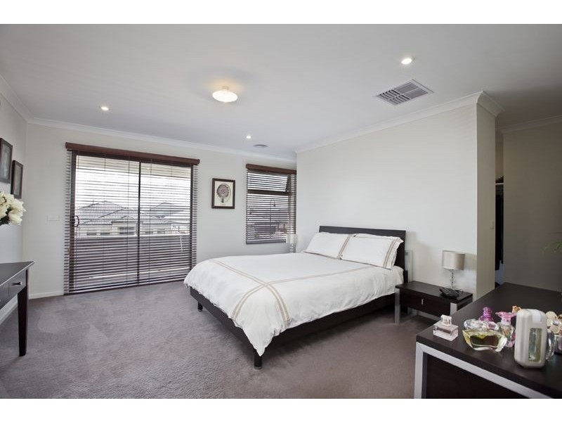 7 Honeybark Crescent, Lyndhurst VIC 3975