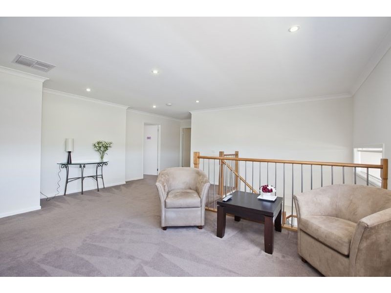 7 Honeybark Crescent, Lyndhurst VIC 3975