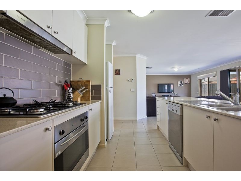5 Desert Rose Court, Cranbourne VIC 3977