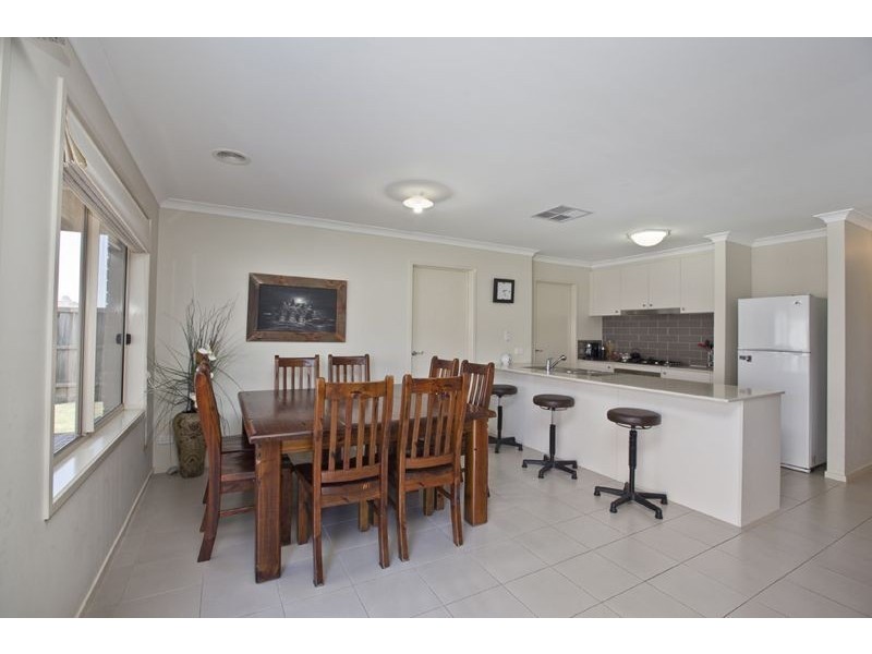 5 Desert Rose Court, Cranbourne VIC 3977