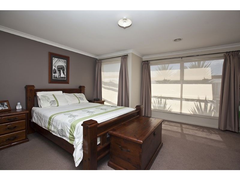 5 Desert Rose Court, Cranbourne VIC 3977