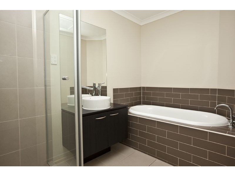 5 Desert Rose Court, Cranbourne VIC 3977