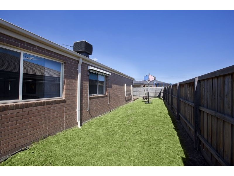 5 Desert Rose Court, Cranbourne VIC 3977