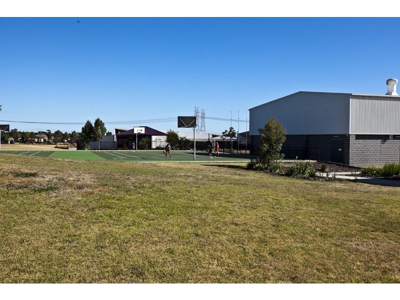 5 Desert Rose Court, Cranbourne VIC 3977