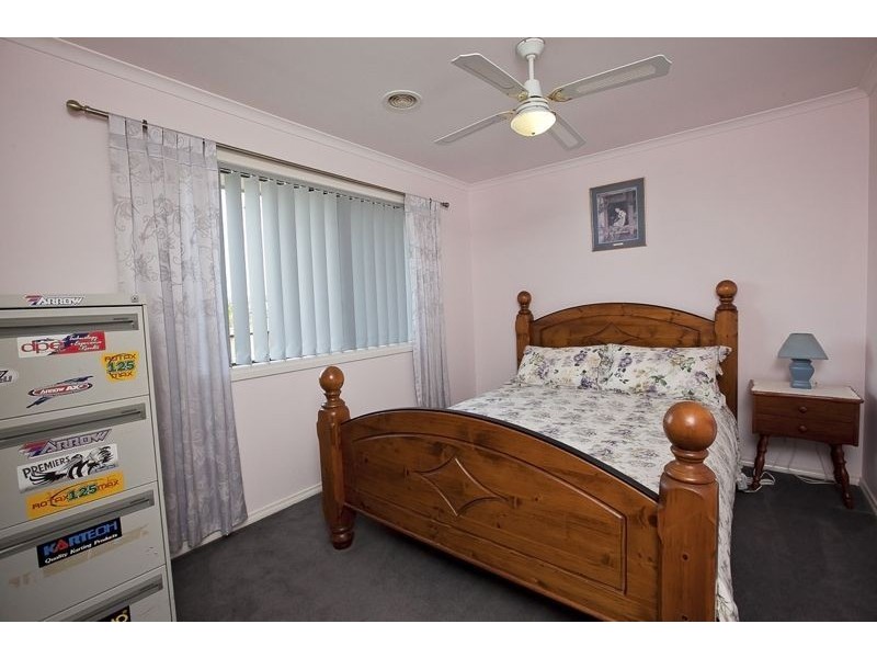 17 Lancashire Drive, Cranbourne North VIC 3977