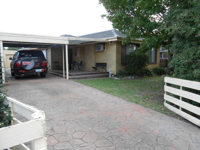 38 Campbell Parade, Cranbourne VIC 3977