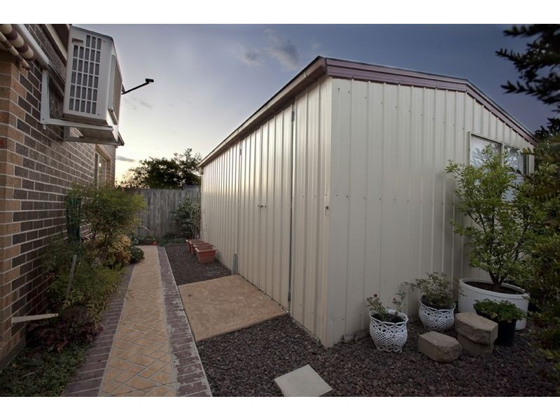 10 Prestwick Green, Cranbourne VIC 3977