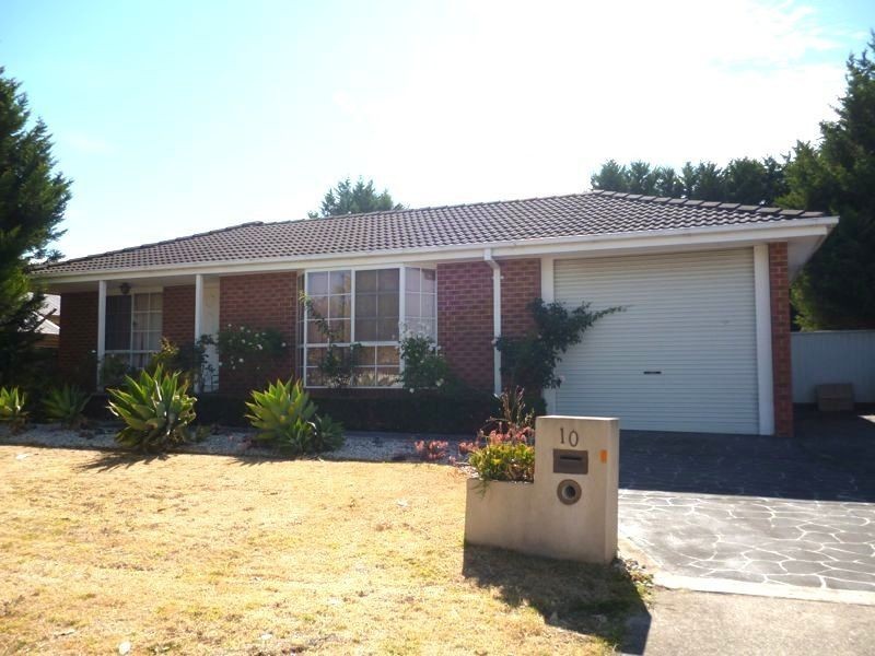 10 Cumquat Court, Cranbourne North VIC 3977