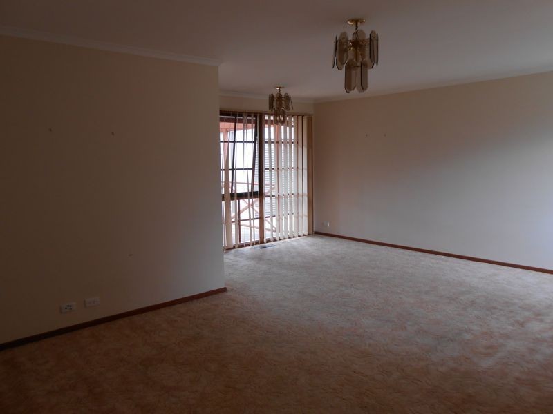 2 Thornton Close, Hallam VIC 3803