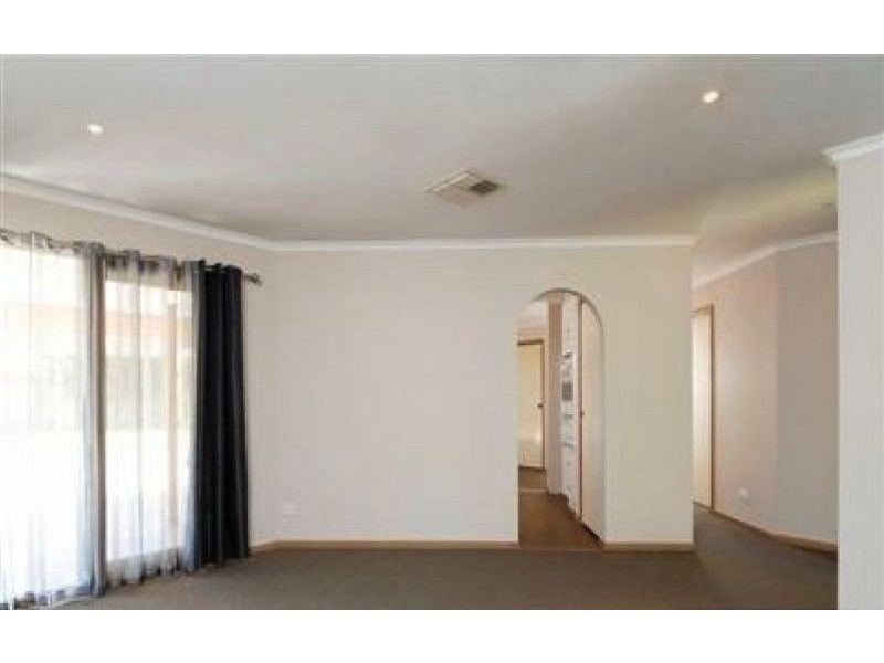 10 Penhurst Street, Narre Warren VIC 3805