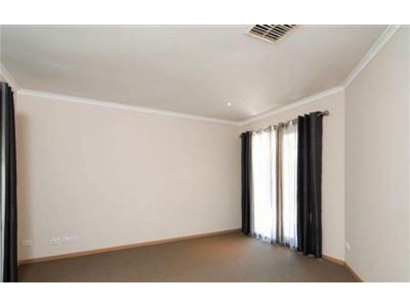 10 Penhurst Street, Narre Warren VIC 3805