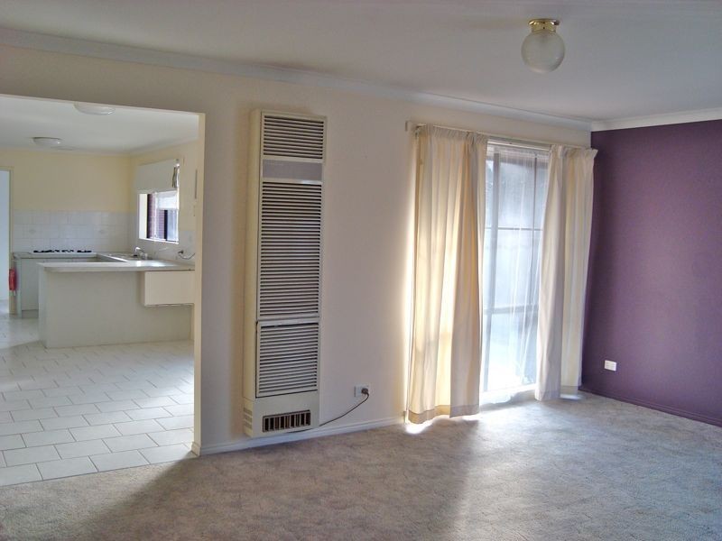 15 Bronhill Court, Cranbourne West VIC 3977