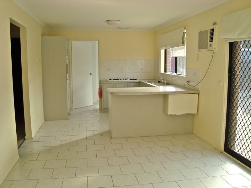 15 Bronhill Court, Cranbourne West VIC 3977