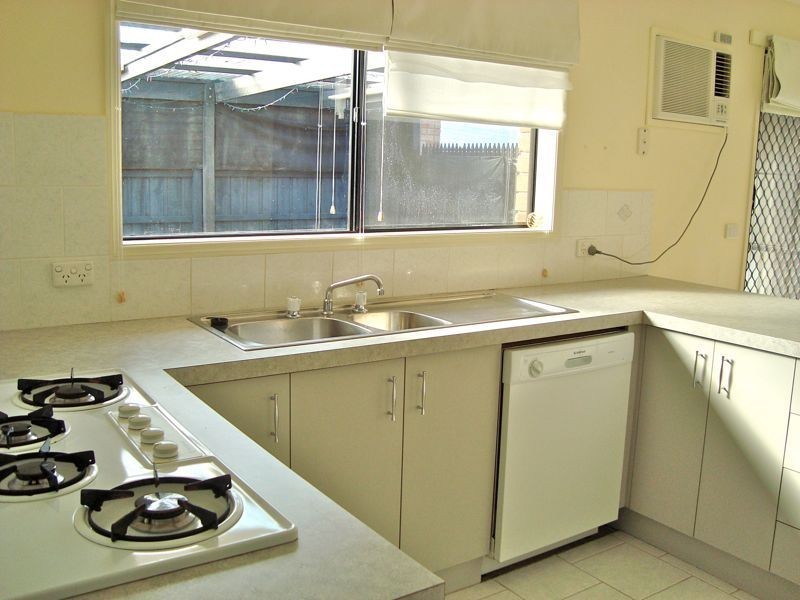 15 Bronhill Court, Cranbourne West VIC 3977