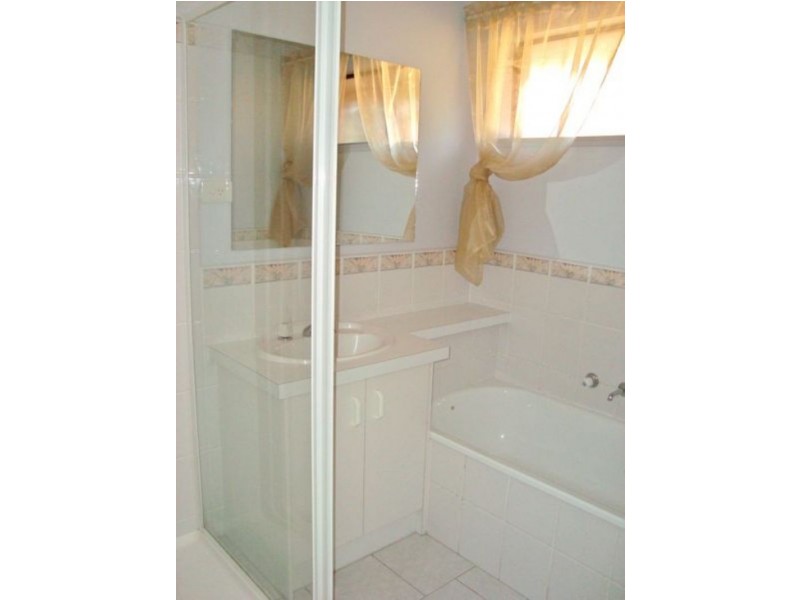 15 Bronhill Court, Cranbourne West VIC 3977