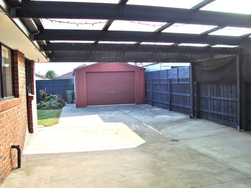 15 Bronhill Court, Cranbourne West VIC 3977