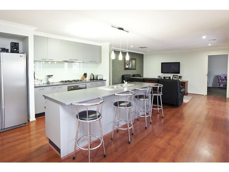 39 Viewgrand Drive, Berwick VIC 3806