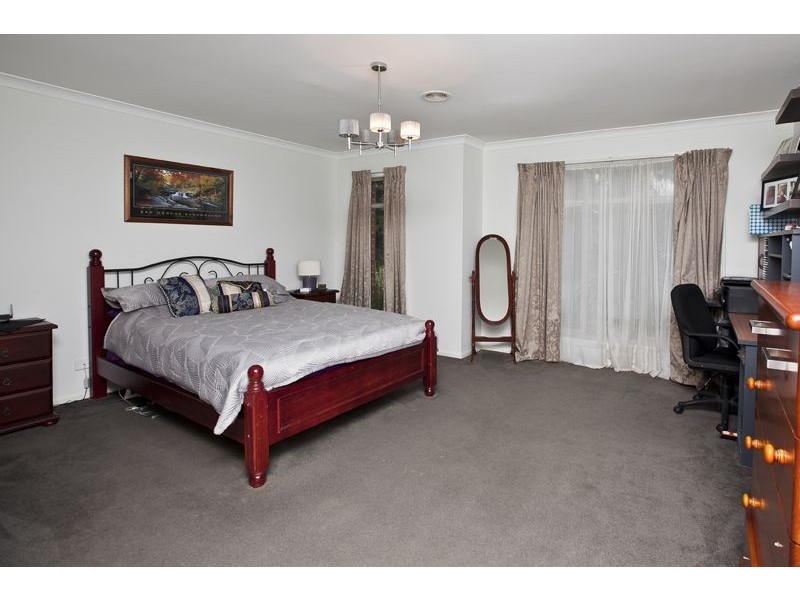 39 Viewgrand Drive, Berwick VIC 3806