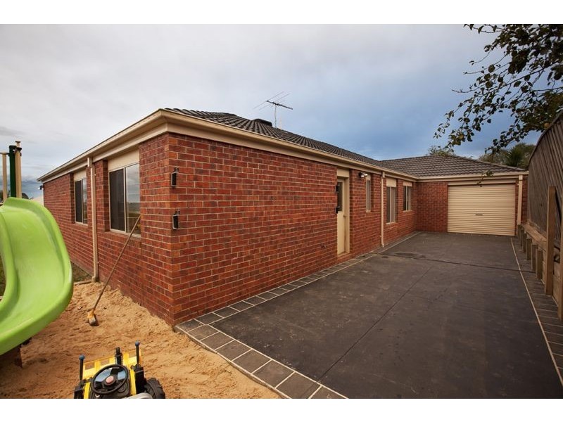 39 Viewgrand Drive, Berwick VIC 3806