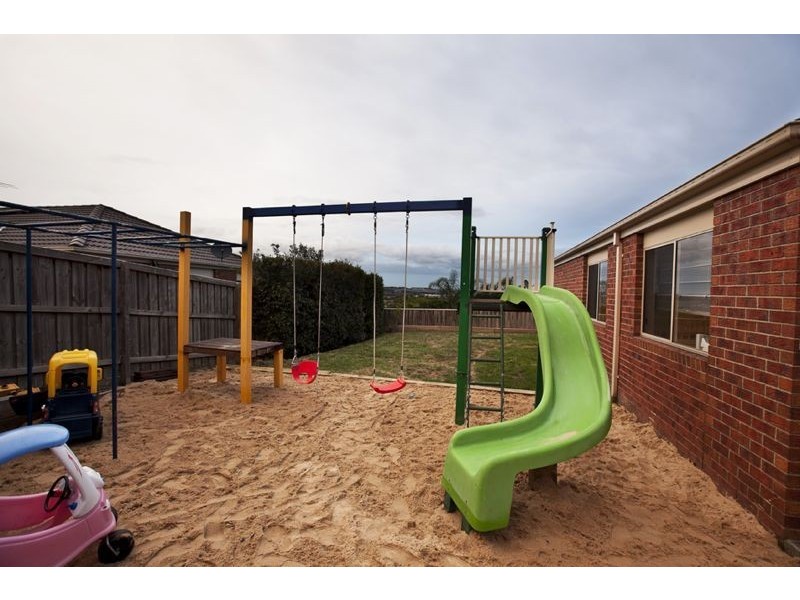 39 Viewgrand Drive, Berwick VIC 3806