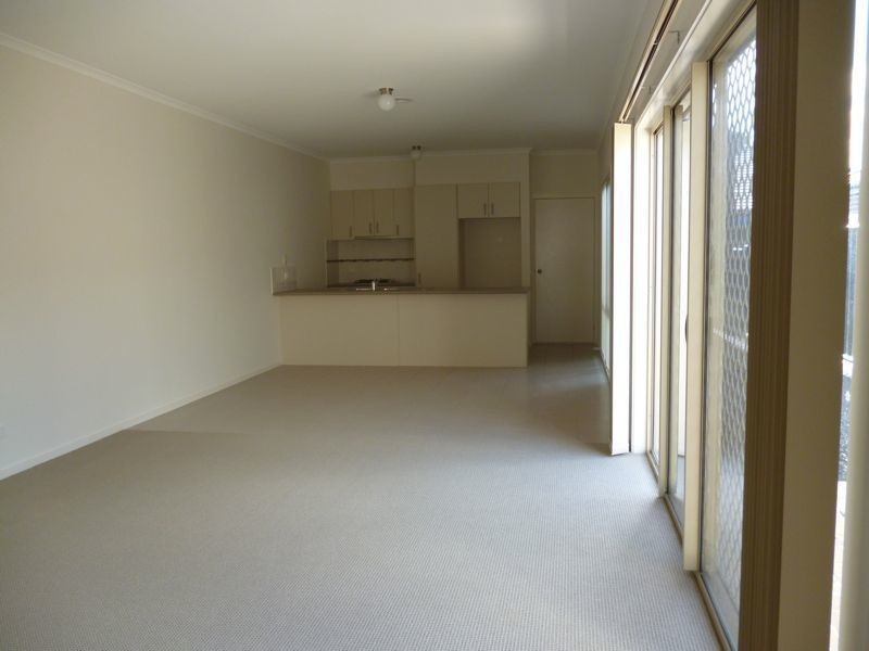 86 Sabel Drive, Cranbourne North VIC 3977