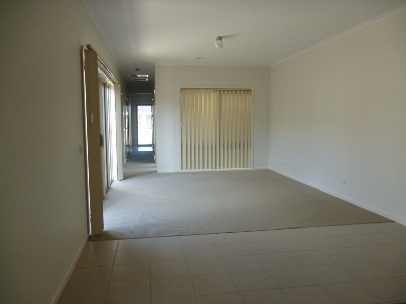 86 Sabel Drive, Cranbourne North VIC 3977