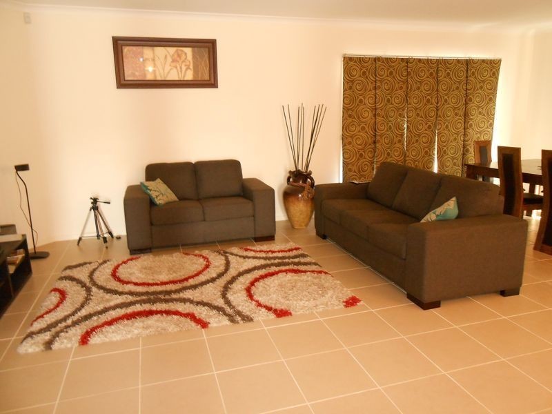 14 Ardent Crescent, Cranbourne East VIC 3977