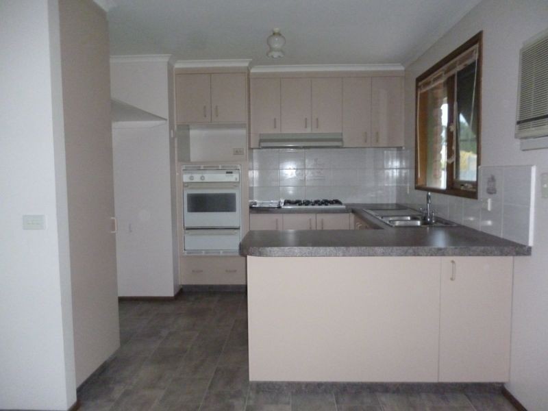 6 Durham Court, Narre Warren VIC 3805