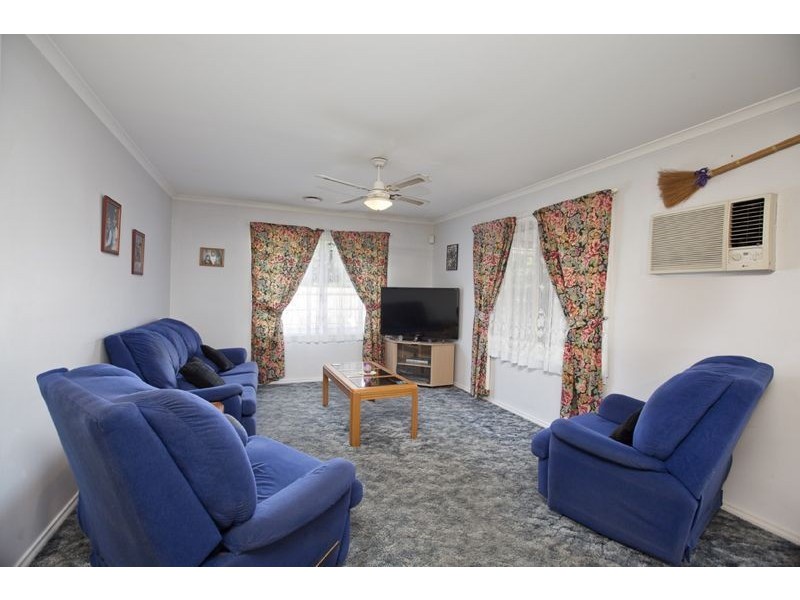 21 Pine Hill Court, Cranbourne North VIC 3977