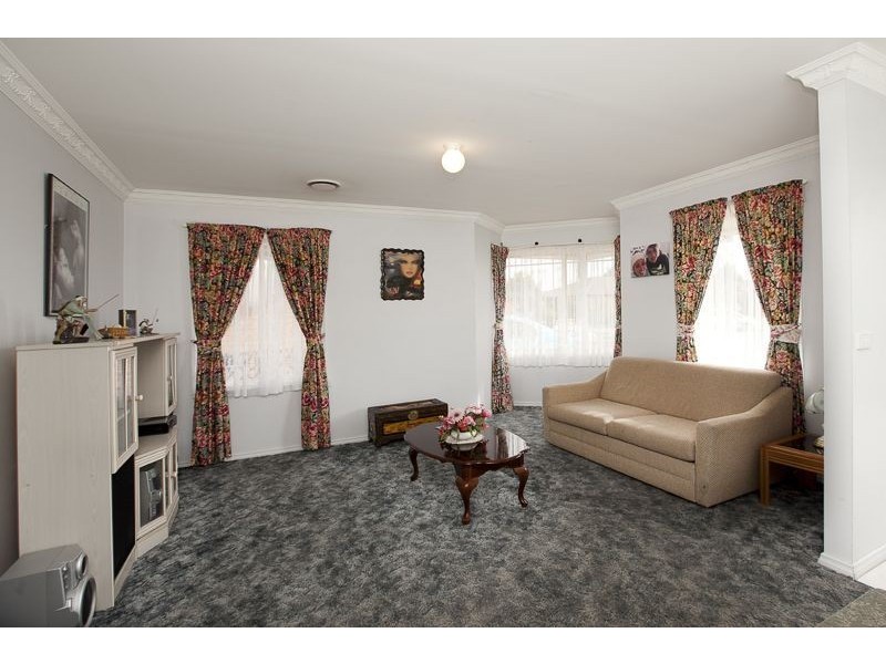 21 Pine Hill Court, Cranbourne North VIC 3977