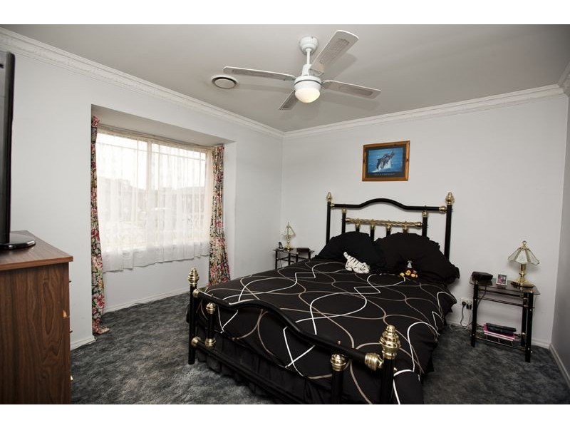 21 Pine Hill Court, Cranbourne North VIC 3977