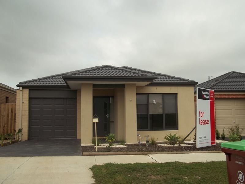 19 Autumn Fields Drive, Cranbourne North VIC 3977