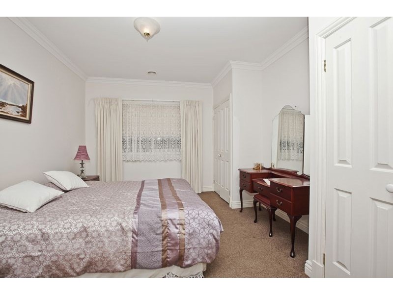 8 Durnoch Place, Cranbourne VIC 3977