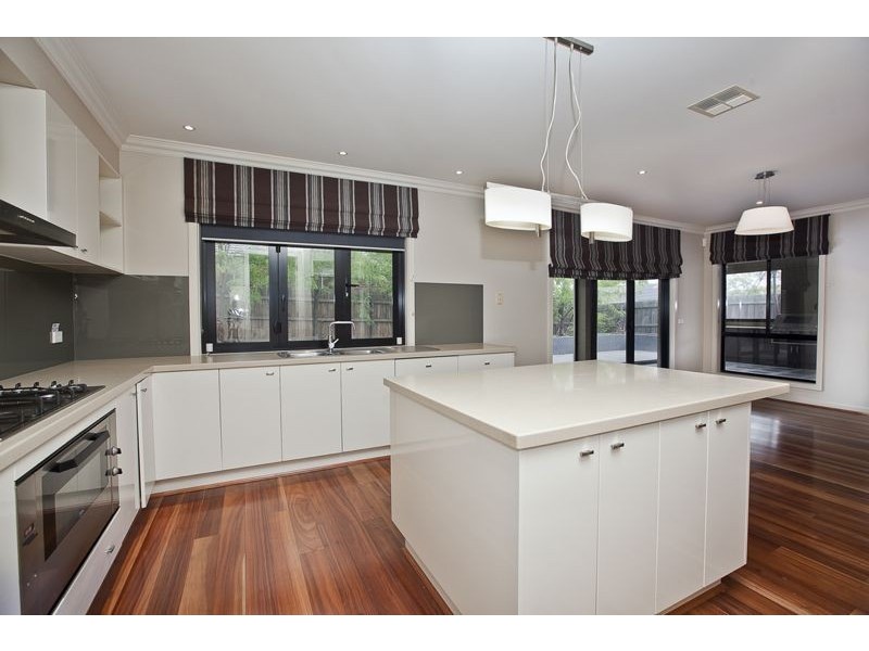 29 Golden Grove Drive, Narre Warren South VIC 3805