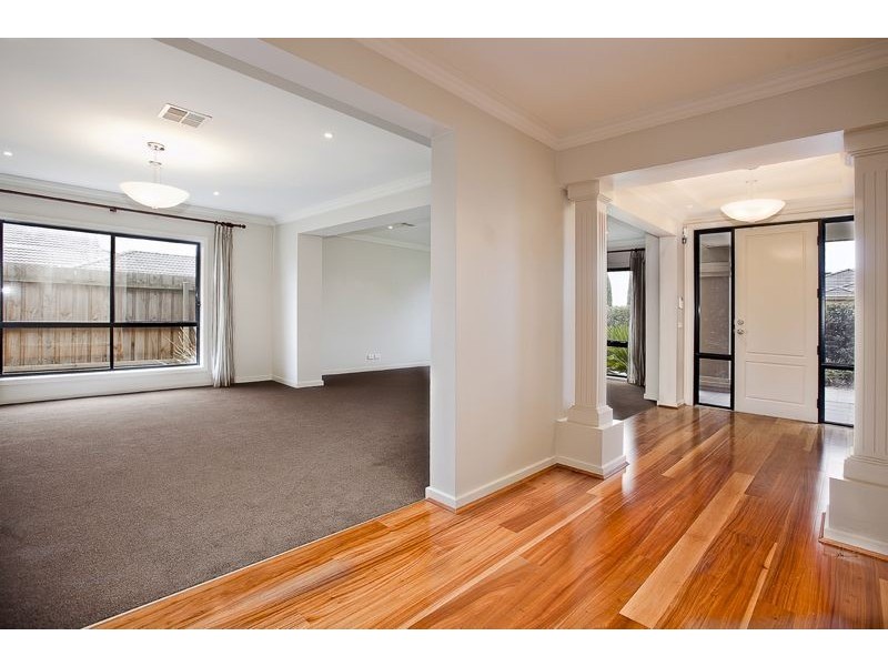 29 Golden Grove Drive, Narre Warren South VIC 3805