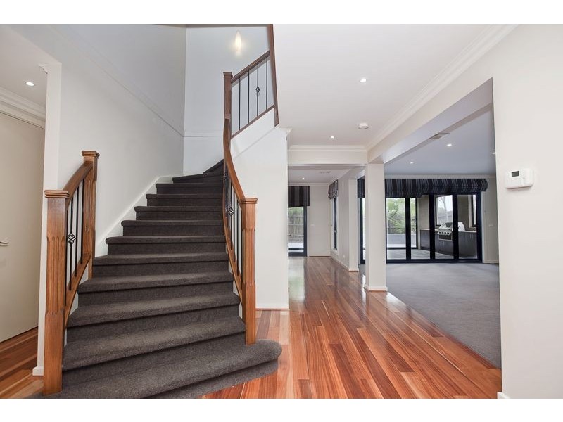 29 Golden Grove Drive, Narre Warren South VIC 3805