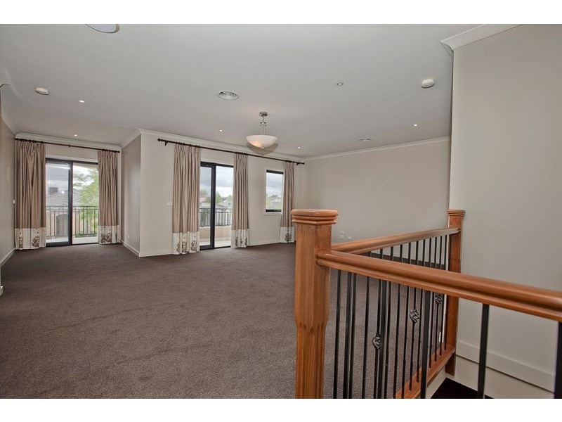 29 Golden Grove Drive, Narre Warren South VIC 3805