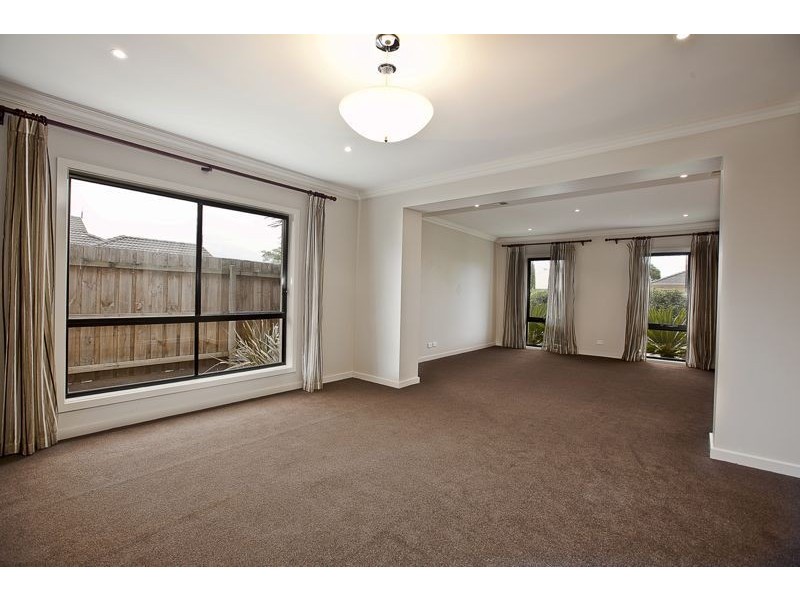 29 Golden Grove Drive, Narre Warren South VIC 3805