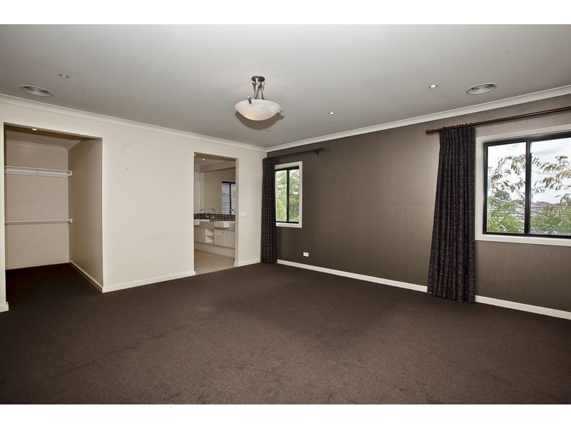 29 Golden Grove Drive, Narre Warren South VIC 3805